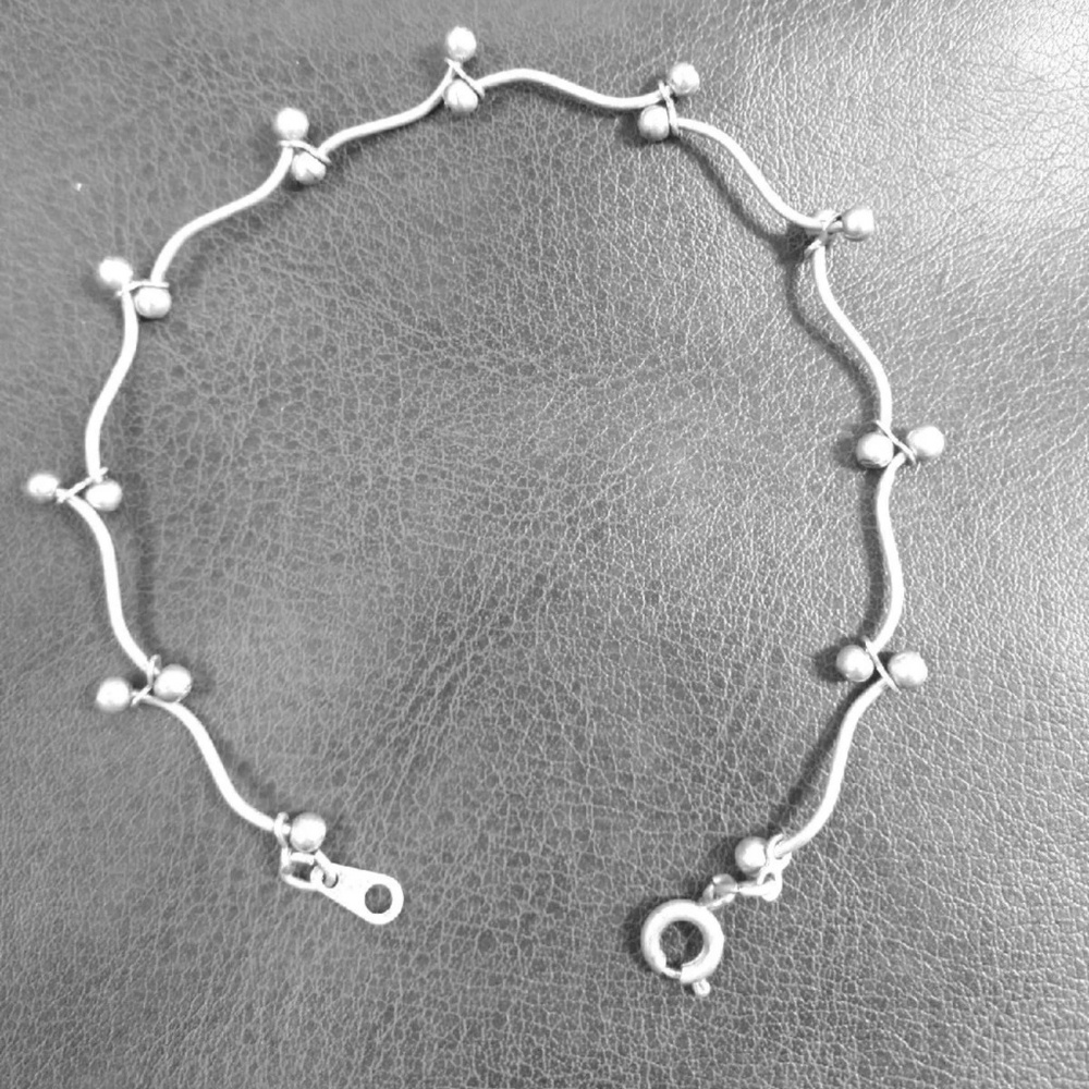 COLLECTORS ITEM!! Vintage White Silver Bracelet